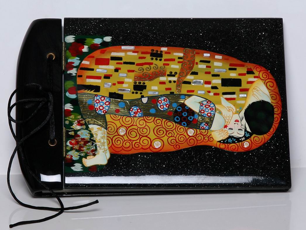 Album 19x26 nụ hôn